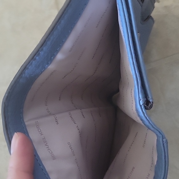 MICHAEL KORS LEATHER CELLPHONE HOLDER WALLET CLUTCH - Picture 14 of 17